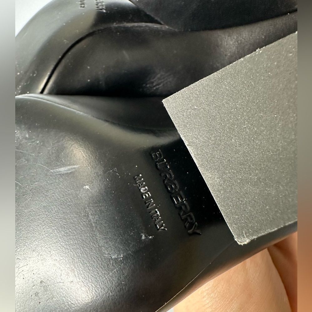 Burberry - Brierfield - Women’s Black Leather Pump - Size 35 - Picture 6 of 7